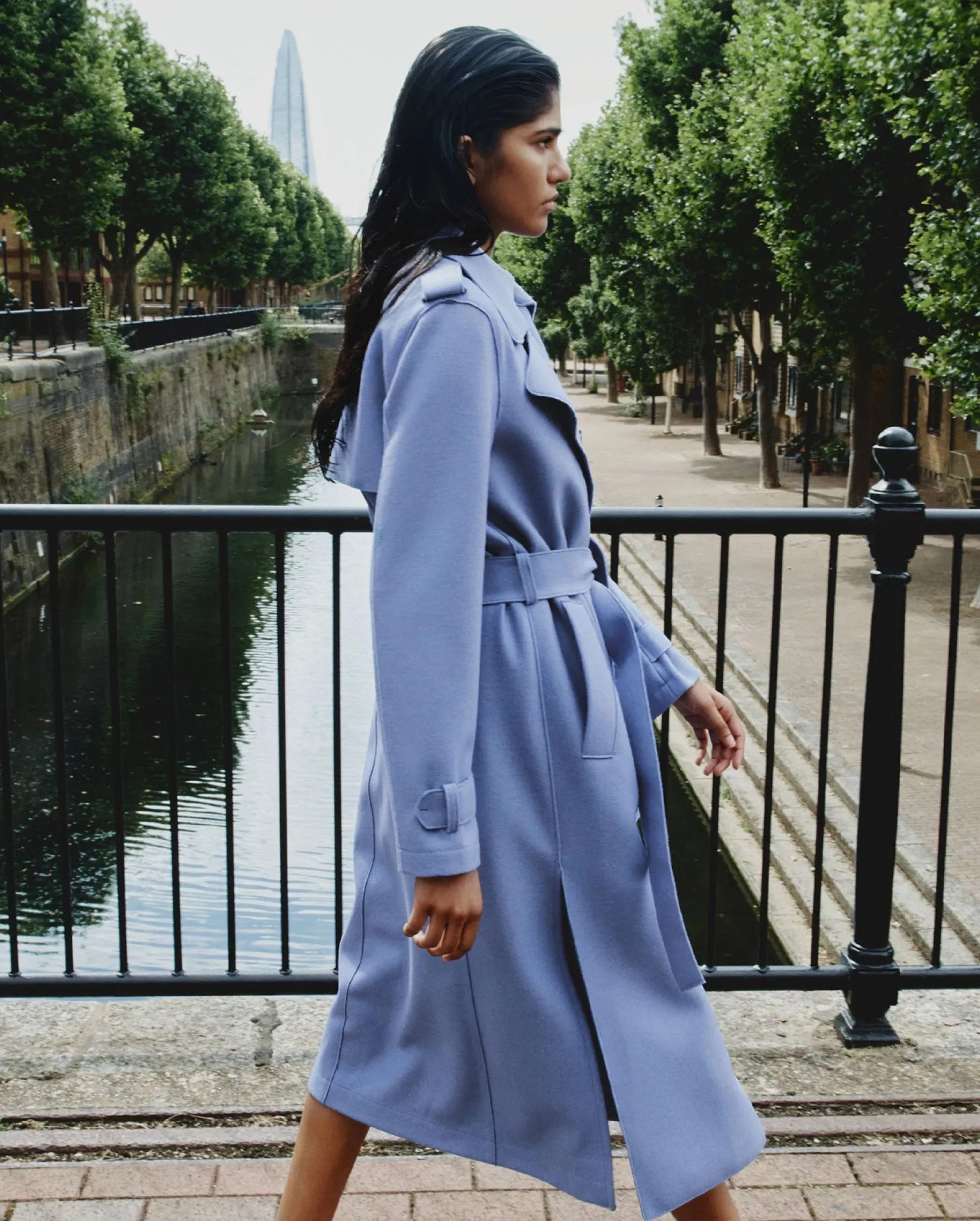 DOUBLE VENT TRENCH COAT / DENIM BLUE