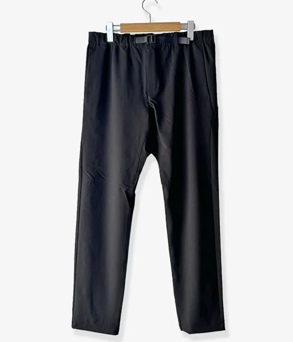 Goldwin/SLIM TAPERED STRETCH PANTS (BLACK)