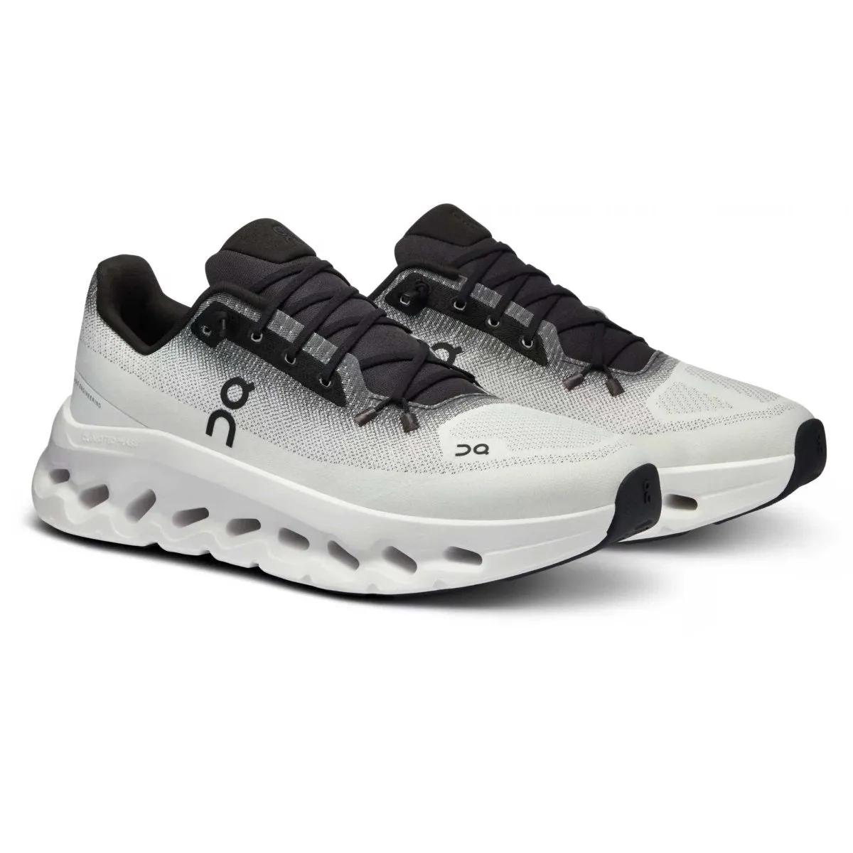 On Running Women's Cloudtilt Black/Ivory