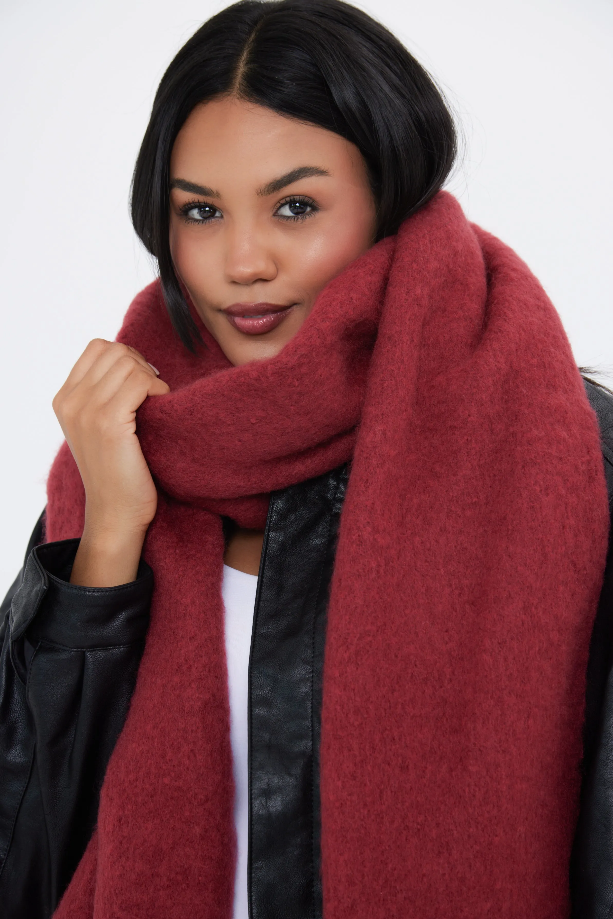 Oversized Chunky Blanket Scarf in Burgundy Red