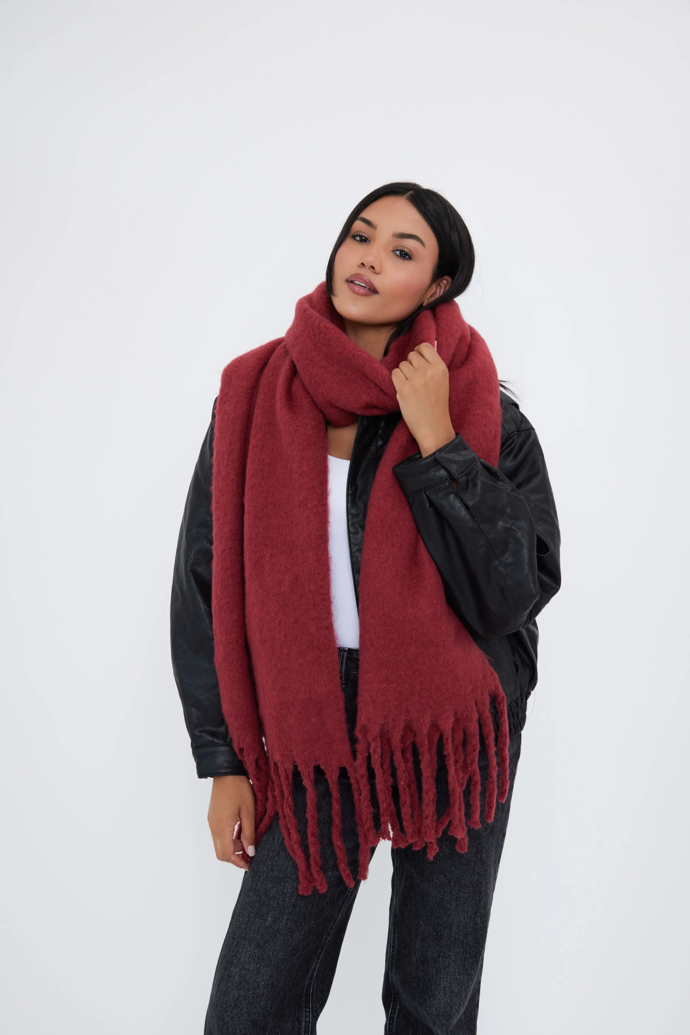 Oversized Chunky Blanket Scarf in Burgundy Red