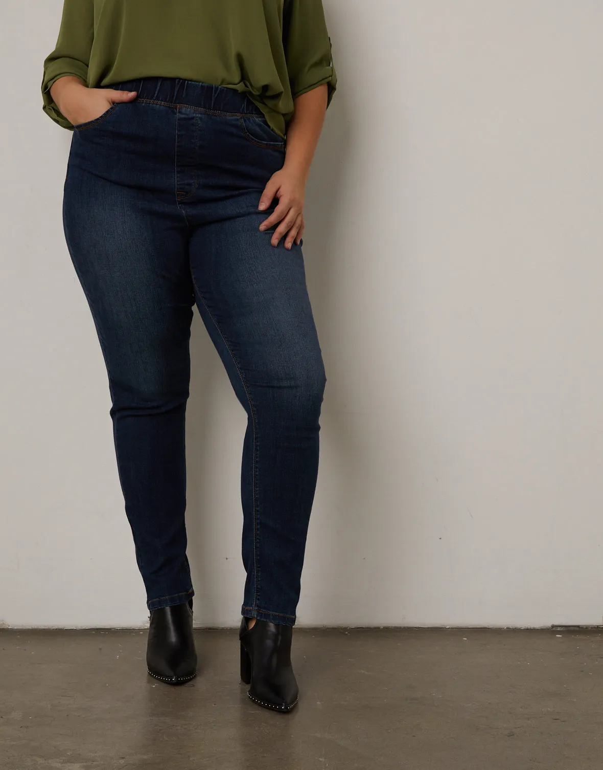 Plus Size Elastic Waist Jeans