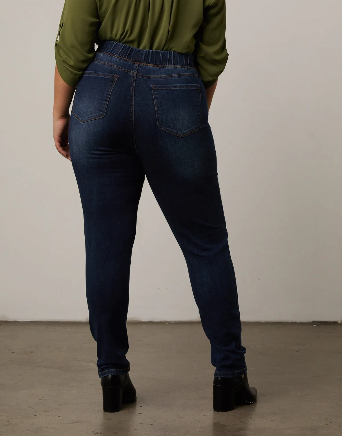 Plus Size Elastic Waist Jeans