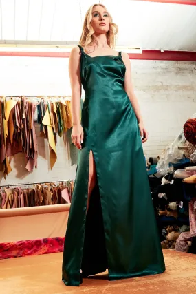 Radiant Emerald Green Backless Evening Dress with Chic High Slit