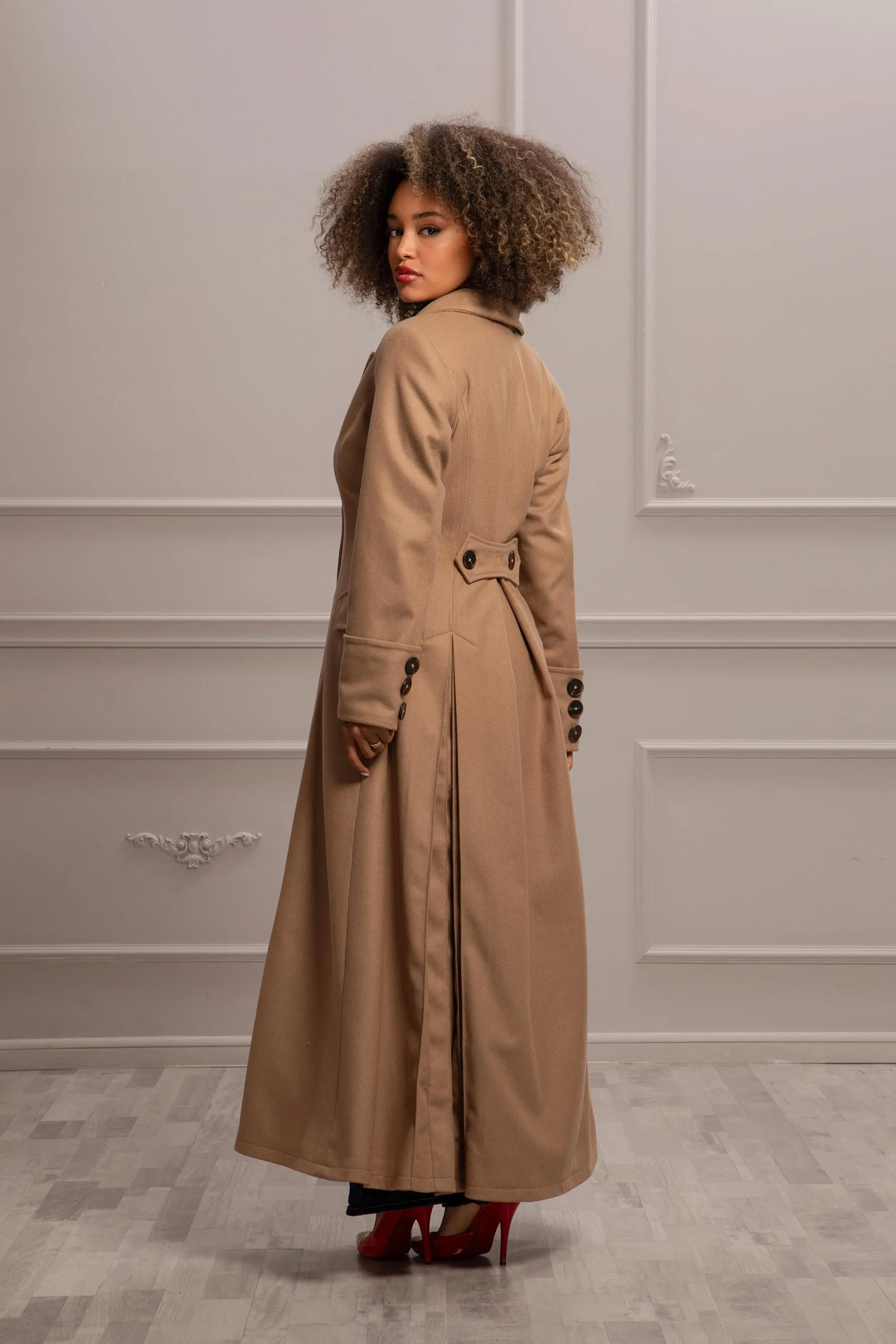 WALKING MAXI COAT